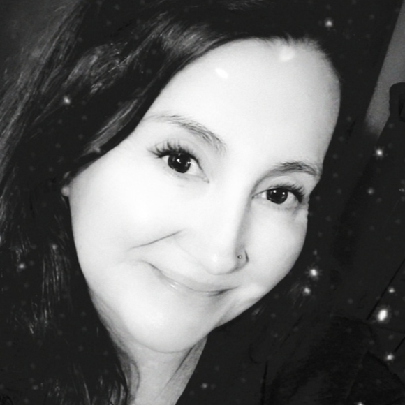 Meet your Posher, Misty - Picture 1 of 2